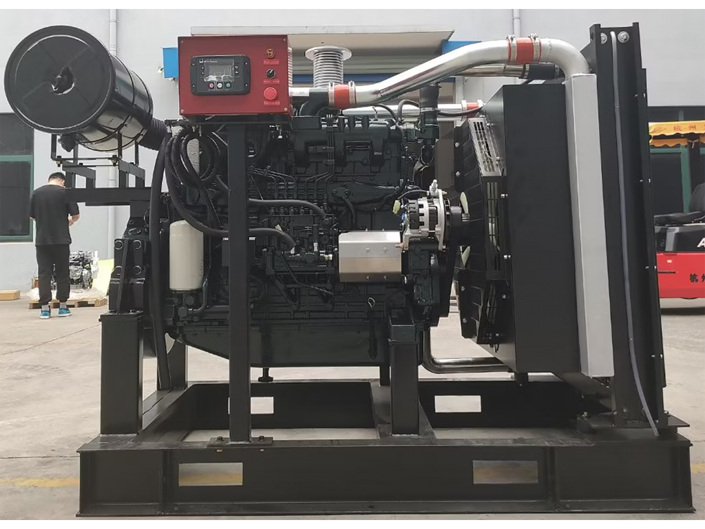เครื่องยนต์ดีเซล Marin Engine 294kw 2100rpm Doosan PU126ti