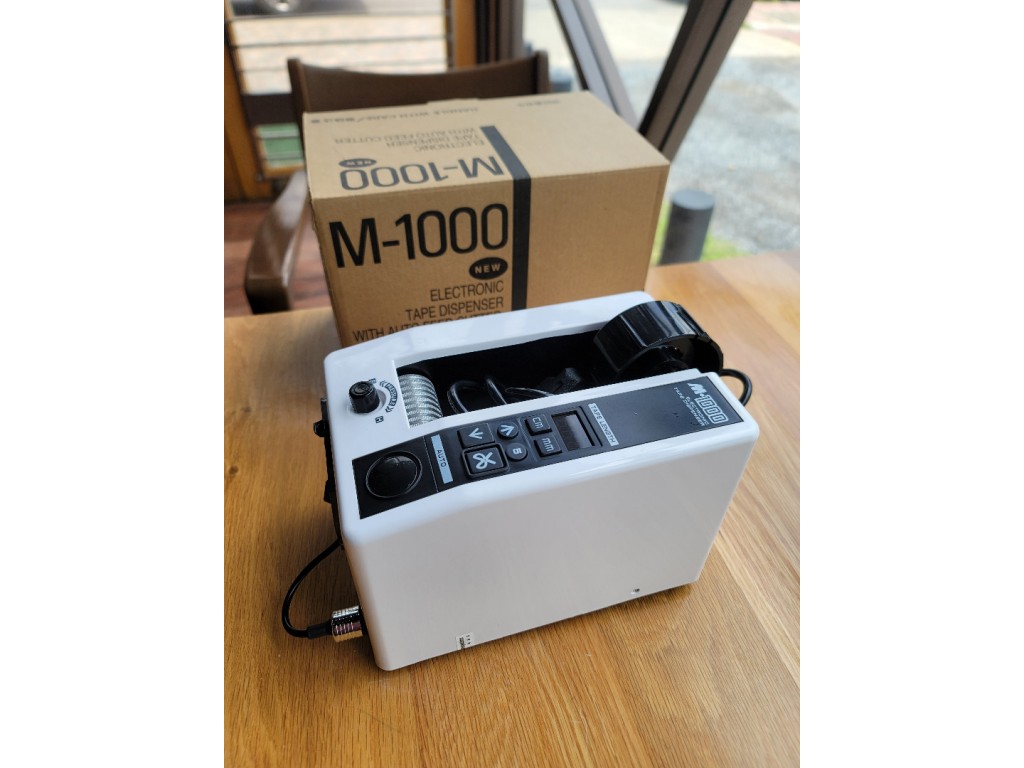 เครื่องตัดเทป M-1000